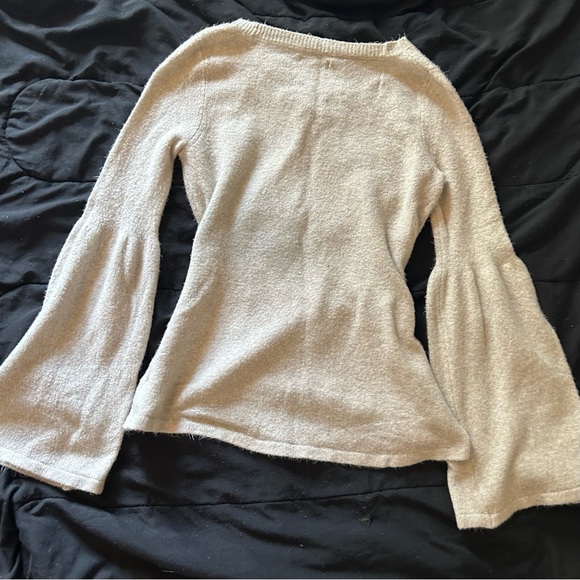 sweater - Picture 2 of 2